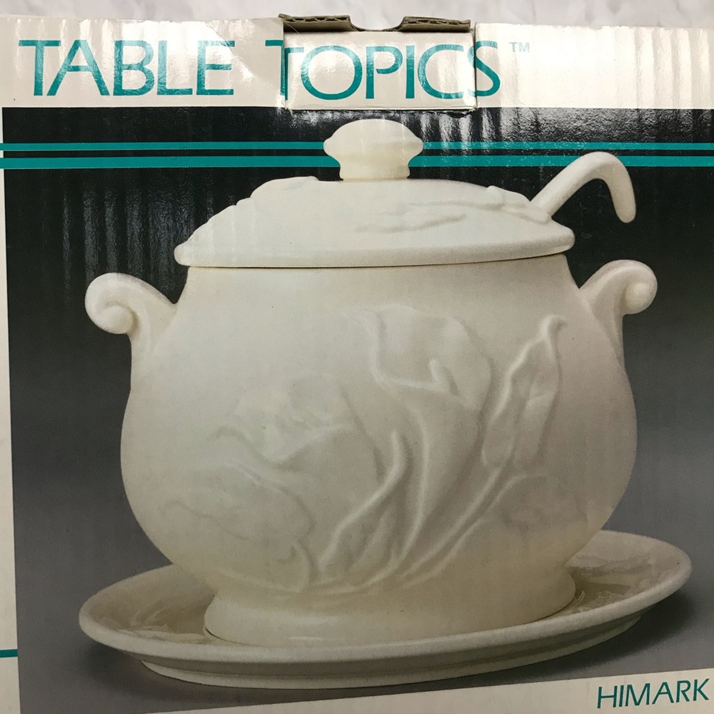 New Table Topics Vintage Ceramic 3 Qt tureen